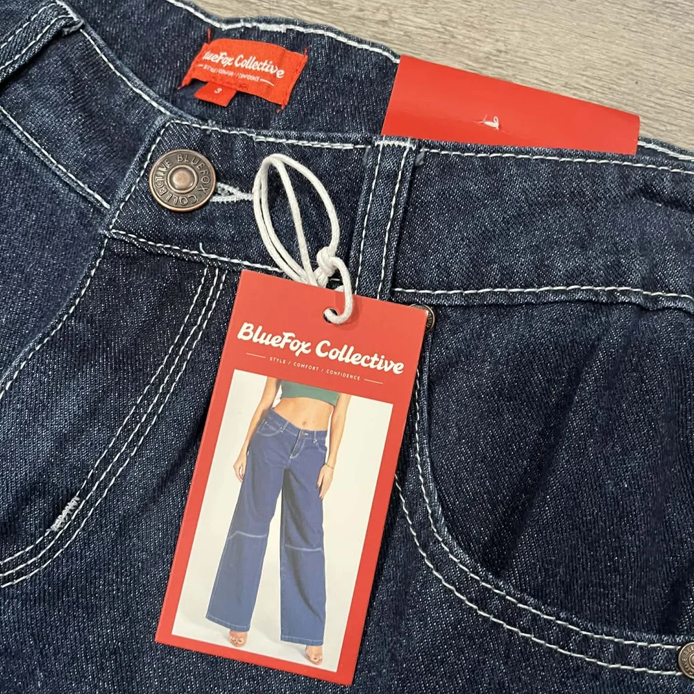 Women's Relaxed Fit Dark Blue Jeans